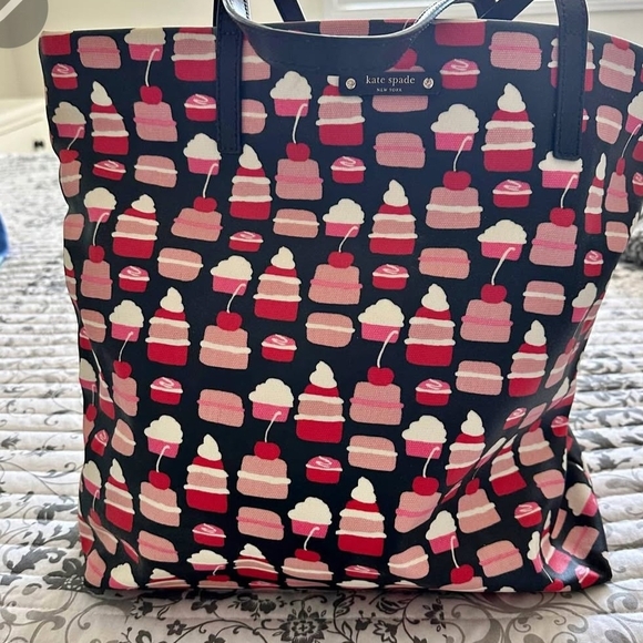 💔Kate Spade Cherry and Cake Pattern Tote - Picture 1 of 3